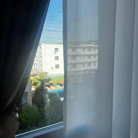 F & Xh Апартаменты Голем